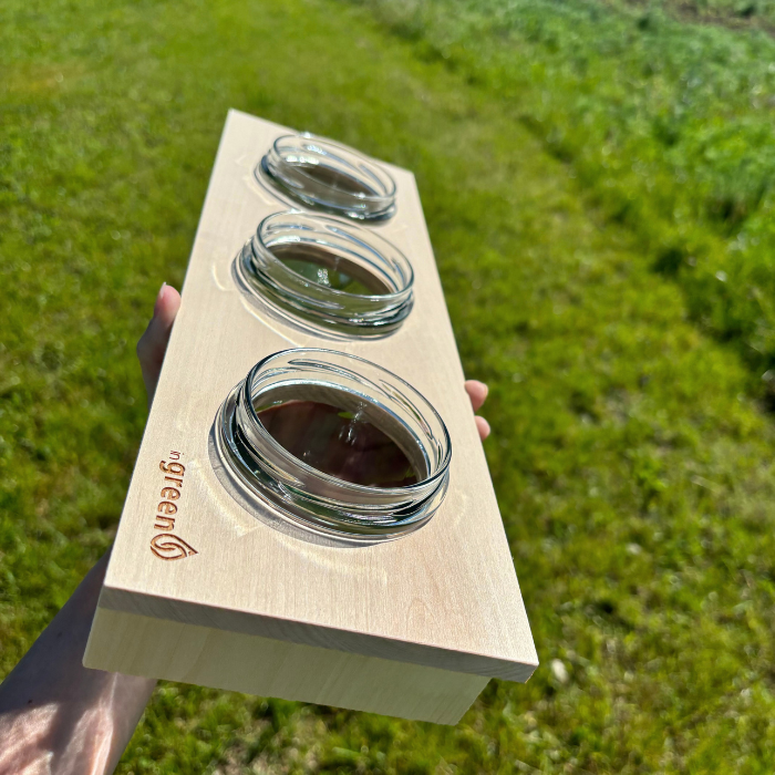 inGreen dřevěná zahrádka pro 3 skleničky - Dřevěný stojánek: Ošetřené dřevo olejem, Výběr dřevěného stojánku: Hranatá noha stojánku